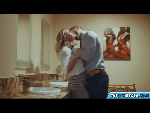 ❤️ Ke hoʻowalewale ʻia ʻoe e kahi blonde busty i kahi lumi hoʻomaha ākea ❤️ Anal porn ma haw.quizfarmature.ru ❌❤